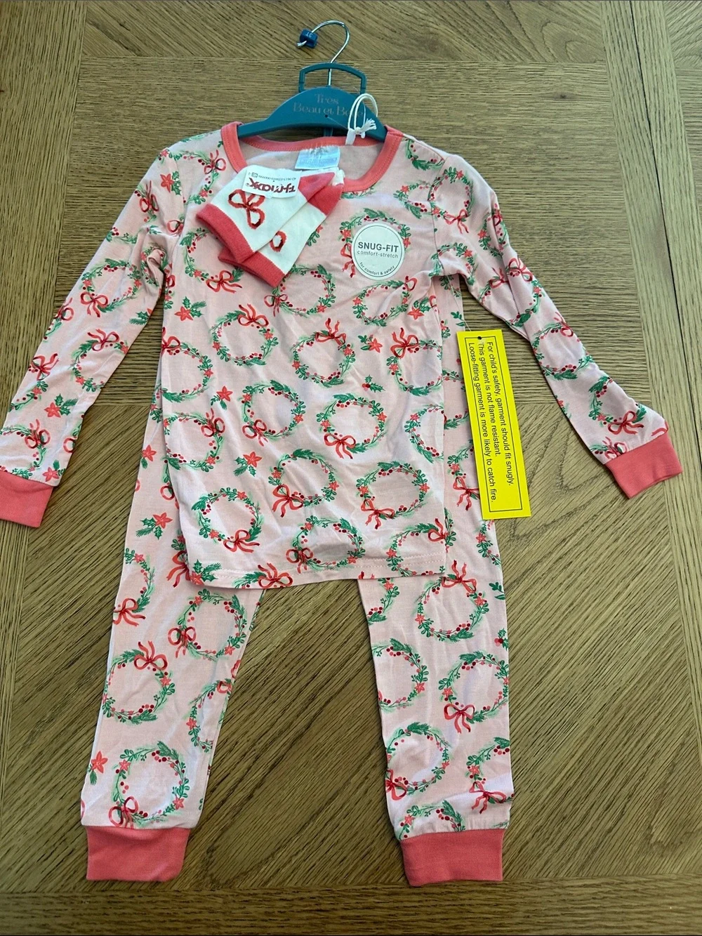 Girls Pink Wreath-Print Snug-Fit Pajama Set with Coral Trim